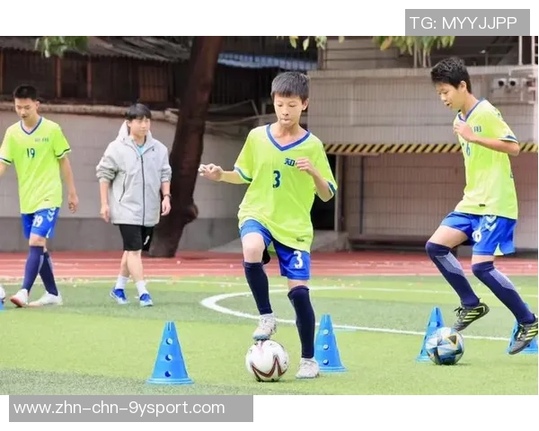 足球比赛中如何运用脚法精准踢球提升技术水平与比赛表现